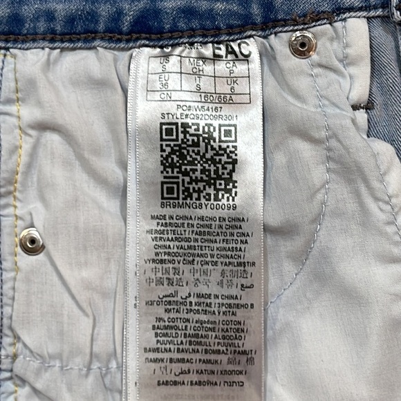 GUESS DEMMIE SIDE STRIPE MINI SKIRT | size Small - Picture 7 of 7